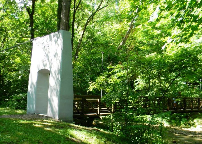 Cross Mound Park, Ohio, USA